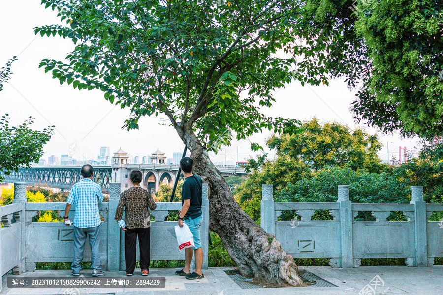 一家人武汉旅游