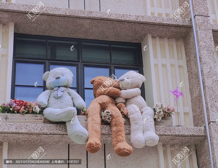 街景玩偶熊