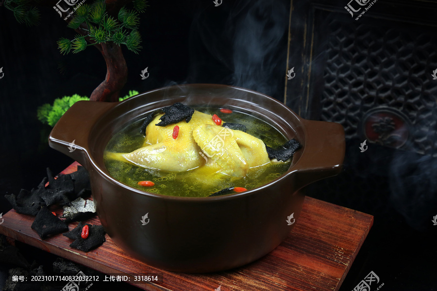 石耳土雞湯