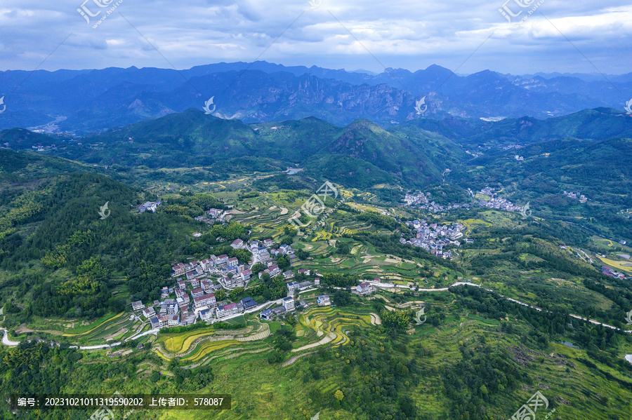 温州永嘉楠溪江茗岙梯田村庄