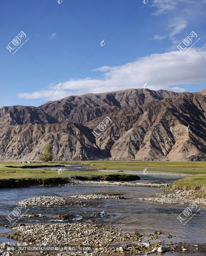 新疆石头城阿拉尔金草滩