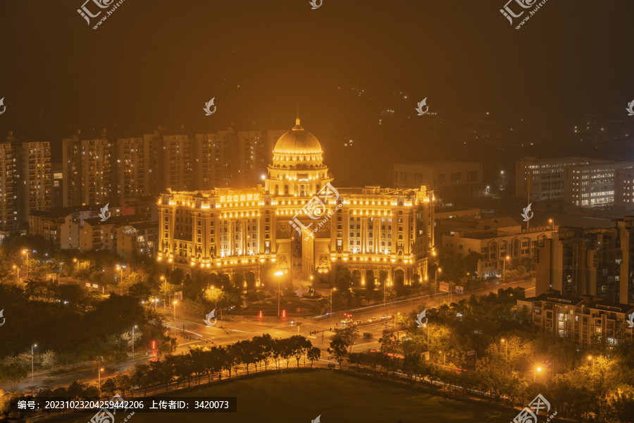 广西柳欧式圆顶建筑与十字路口