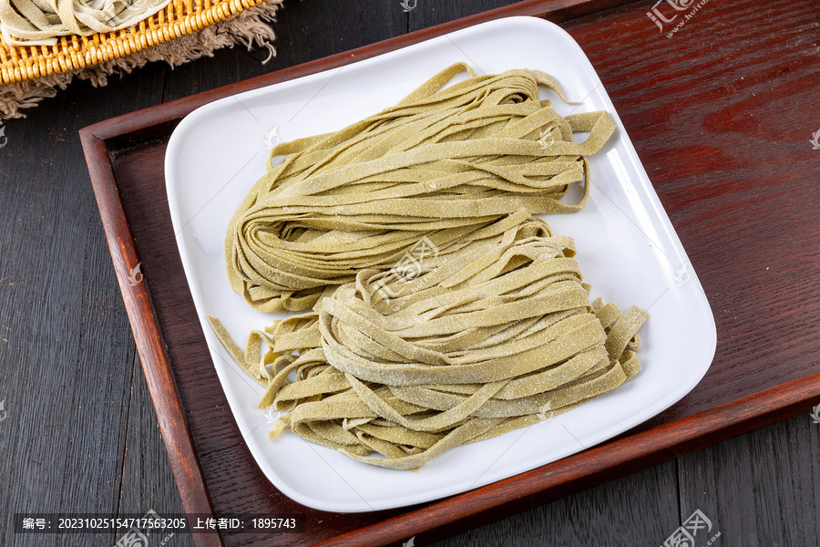 菠菜面手搟面食材