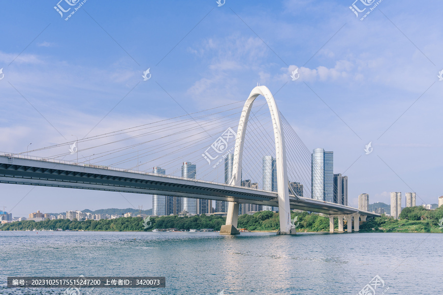 柳州白沙大桥与柳江沿岸建筑