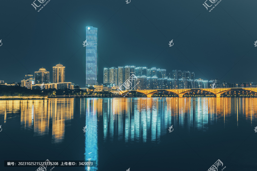 柳州江滨建筑群与壶东大桥夜景