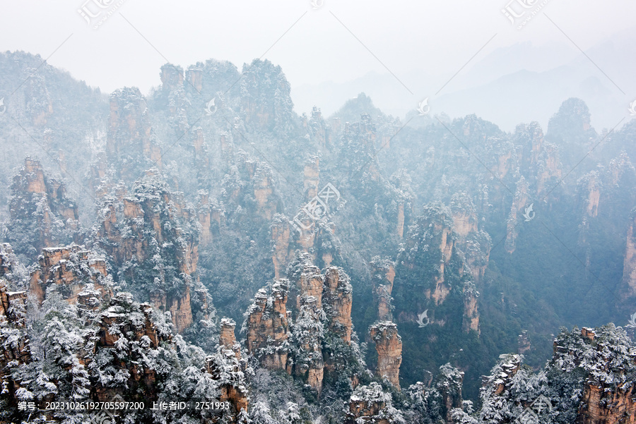 张家界天子山点将台雪景