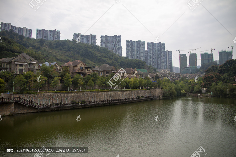 河道边别墅区