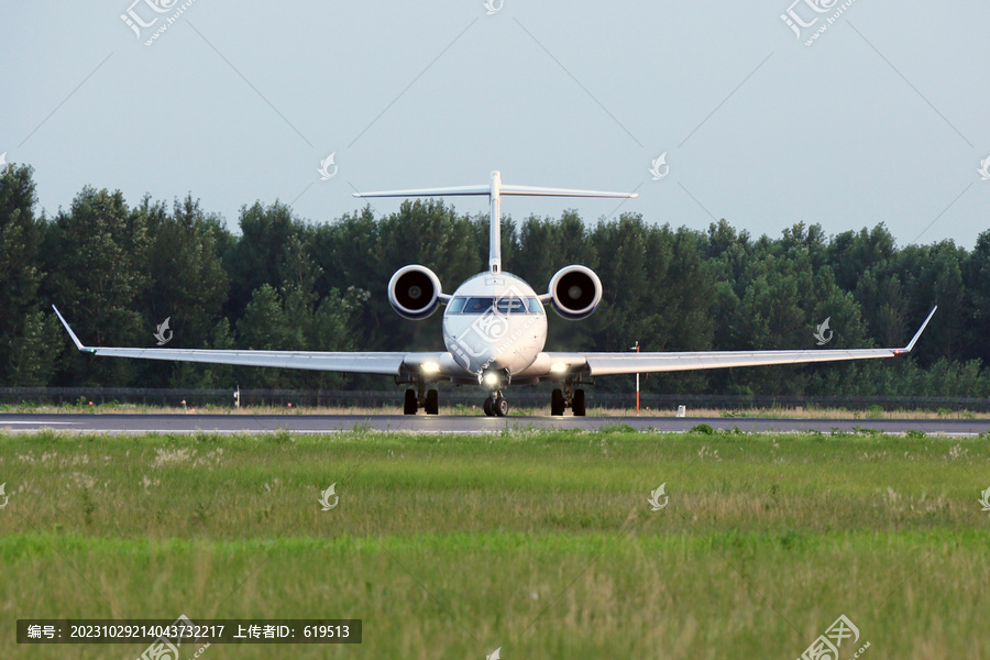 CRJ900飞机正面