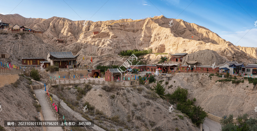 张掖肃南祁丰乡文殊寺景区全景