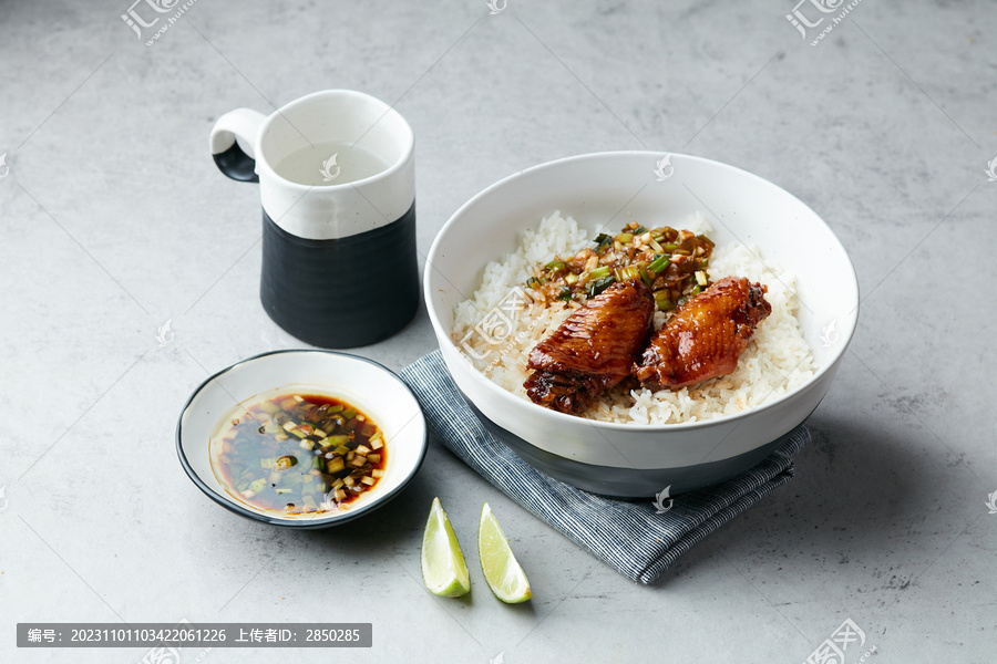 蜜汁红烧鸡翅饭