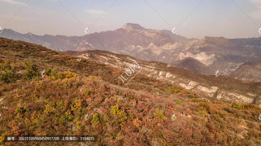 航拍北京房山坡峰岭秋日红叶