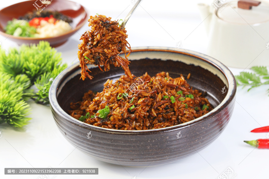 芽菜鸡丝炒饭