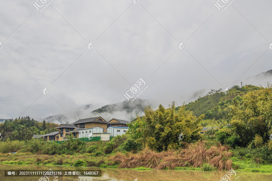 南靖云水谣山脚水边二层小楼