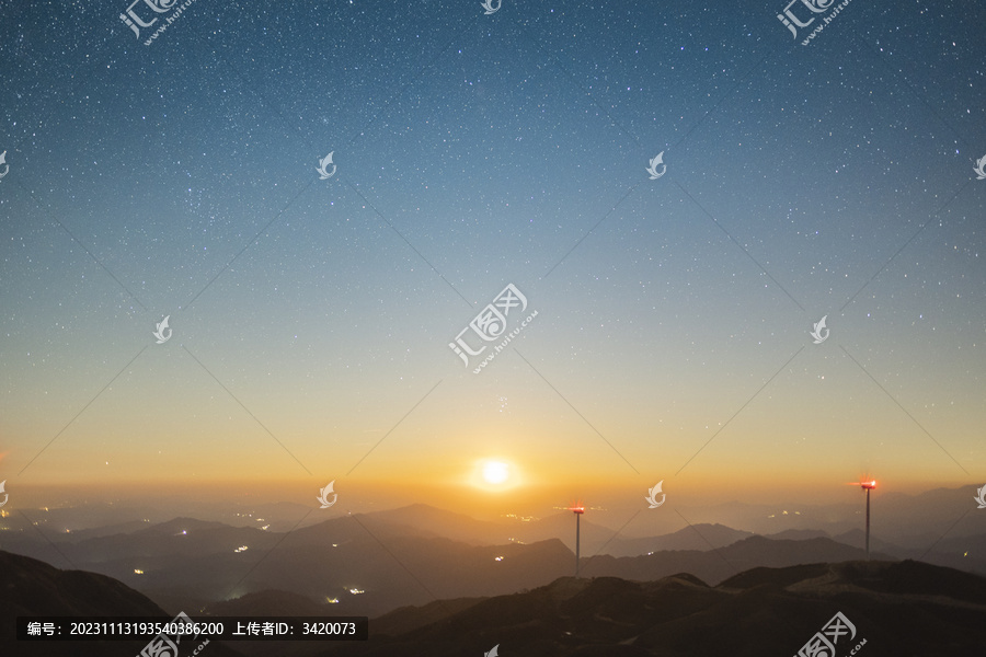 广西柳州融水风电场星空与月出