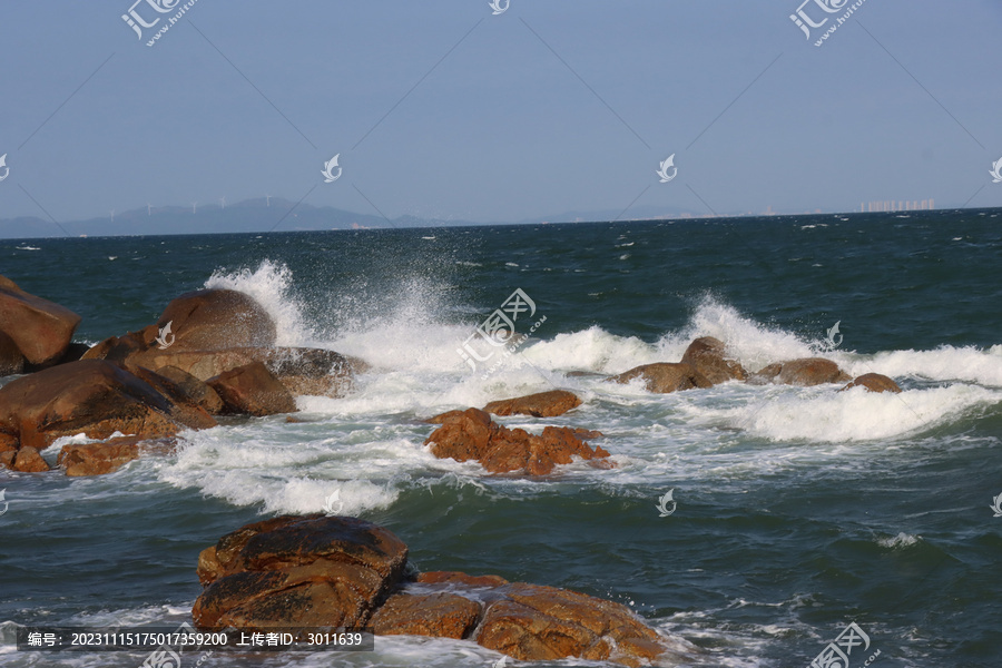 大海礁石浪花