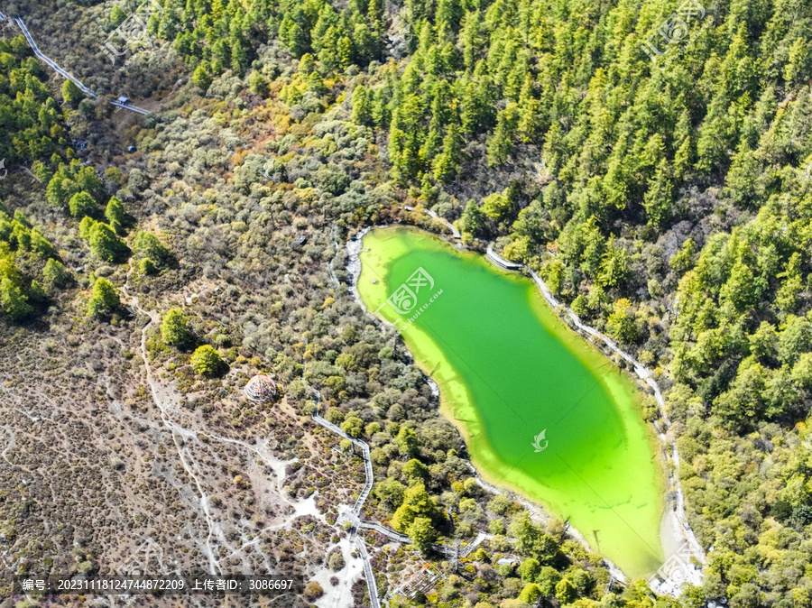 航拍四川亚丁珍珠海