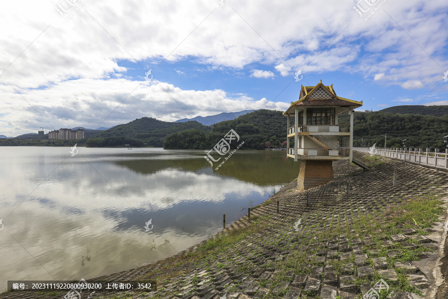 曼飞龙水库