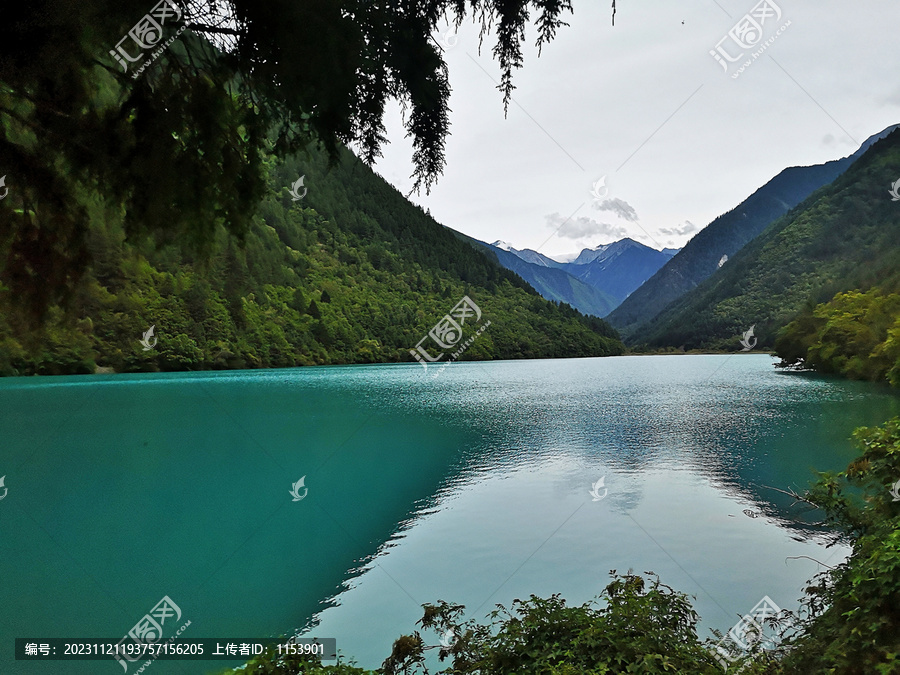 高山湖泊