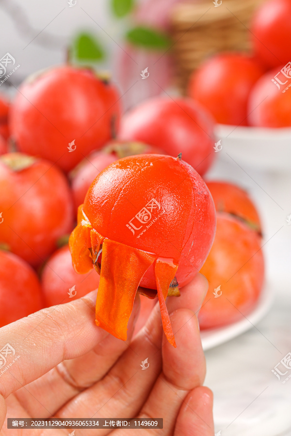 浅底上的珍珠蜜柿