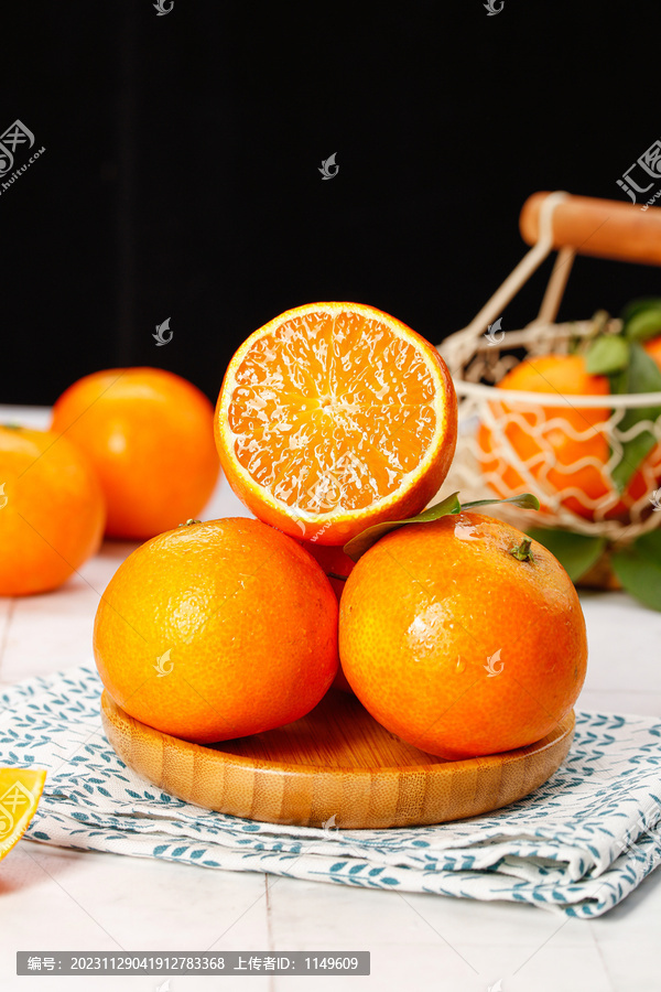 浅底上的爱媛果冻橙