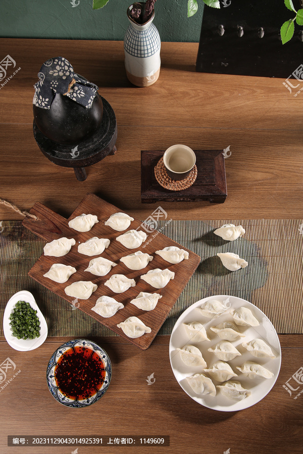 木底上的鲅鱼水饺