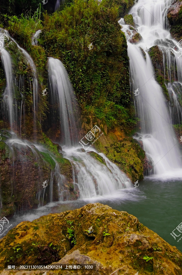 瀑布风景流水山泉泉水