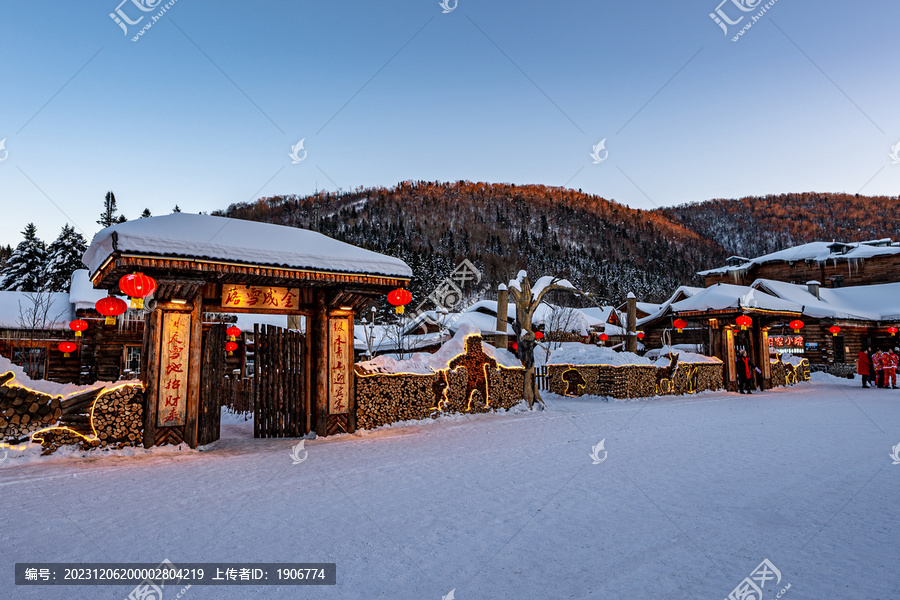 中国雪乡雪后街景