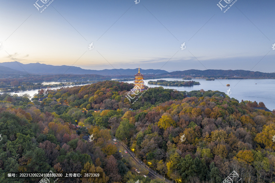 杭州西湖雷峰塔日落景观