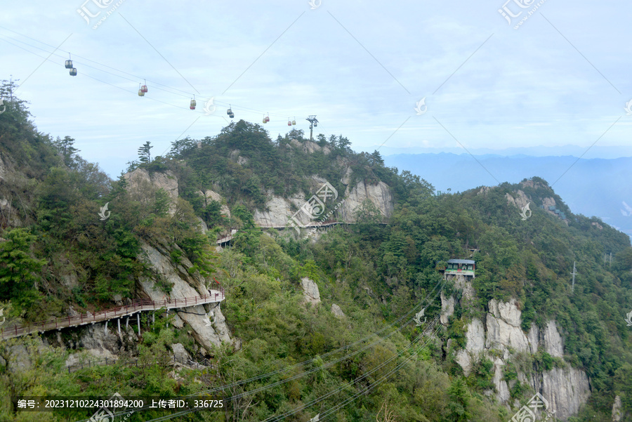 河南老君山景区观光栈道和索道