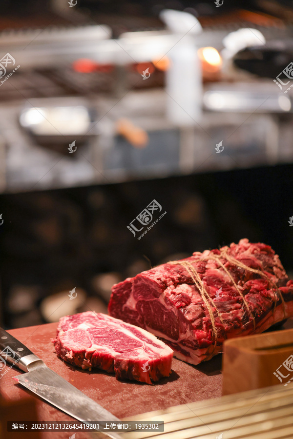 切牛排切牛肉西餐烹饪
