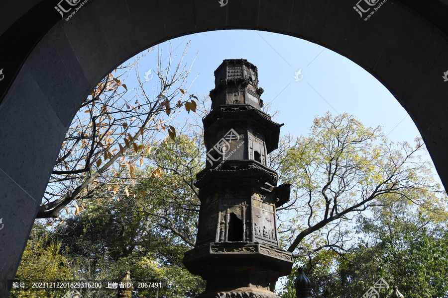 江苏镇江北固山甘露寺铁塔