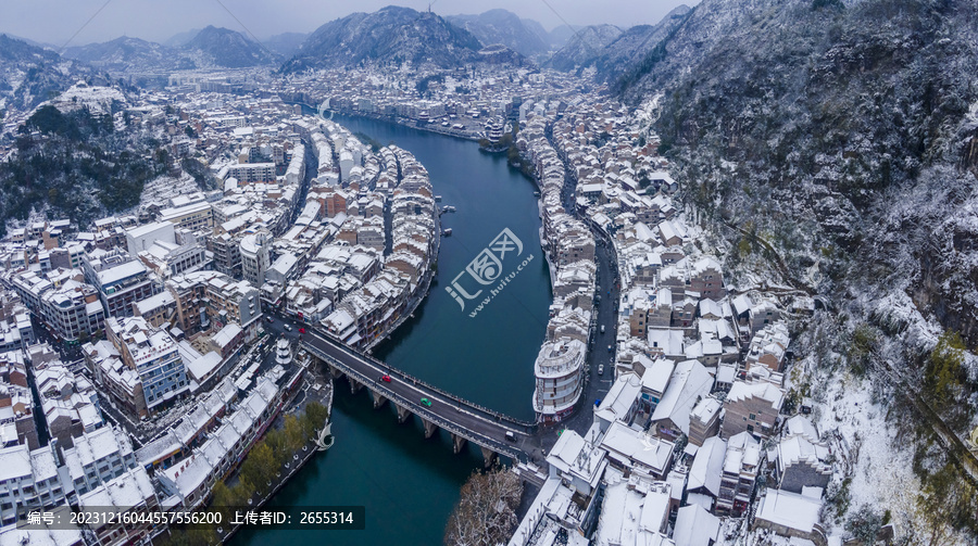 航拍东方威尼斯镇远古城雪景