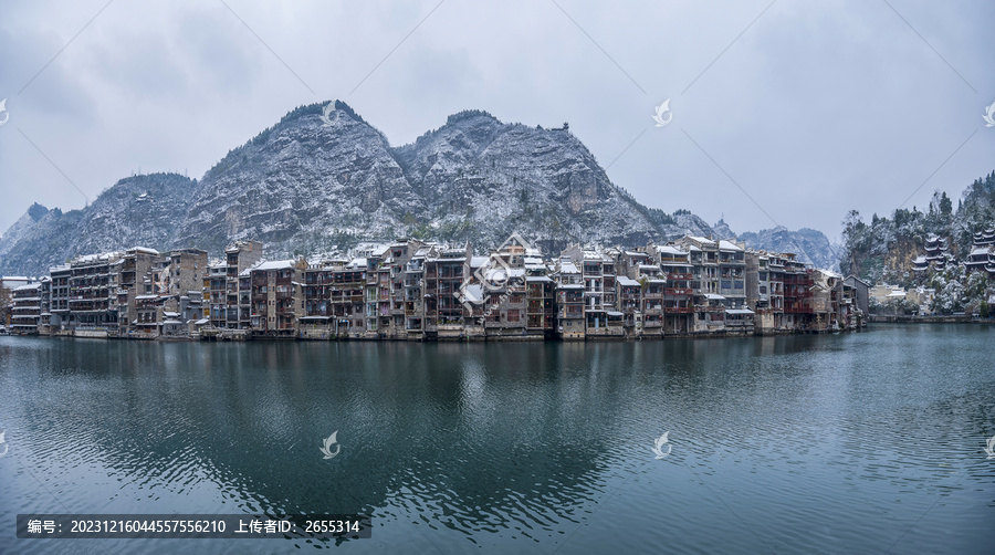 航拍东方威尼斯镇远古城雪景