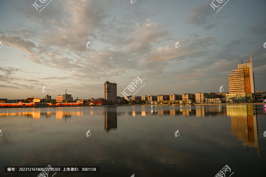 中国开封包公湖日落夕阳风光