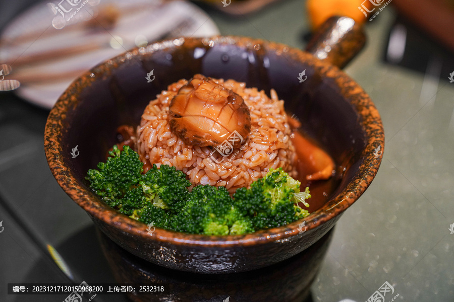 鲍鱼捞饭中餐美食