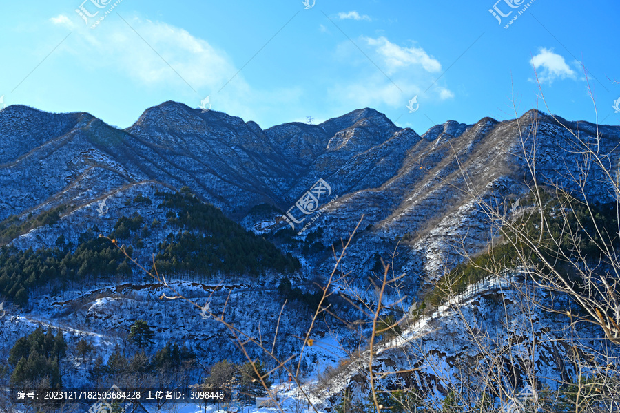 妙峰山雪景