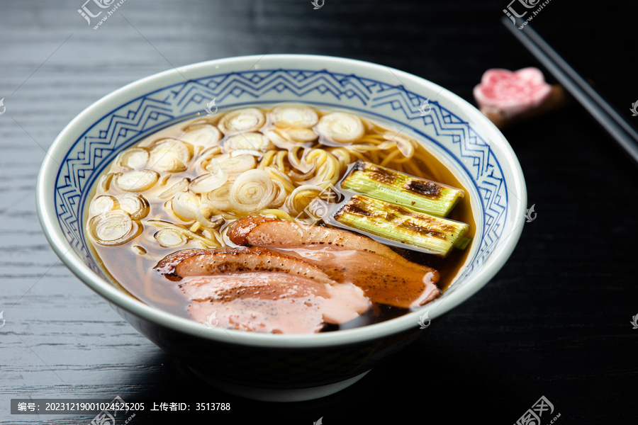 京葱鸭肉拉面