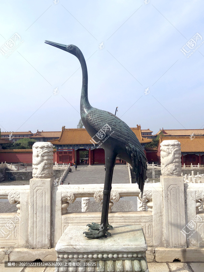 北京故宫丹顶鹤铜塑