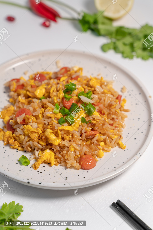 鸡蛋火腿肠炒饭