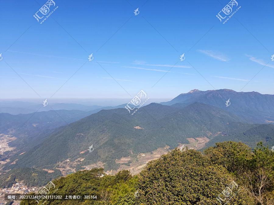 遥望梁野山