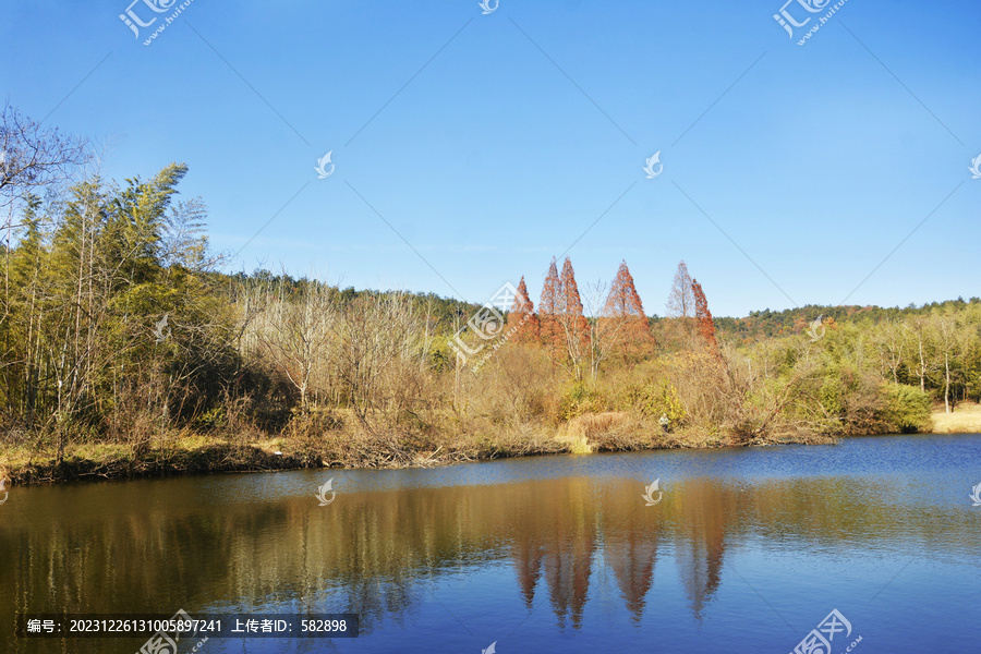 秋天湖景