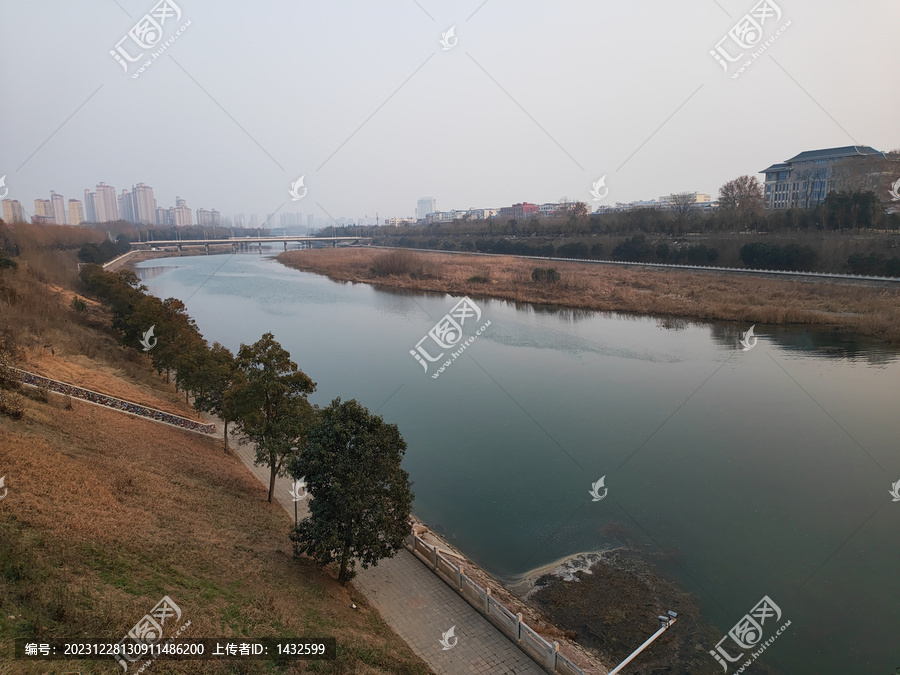 城市河流