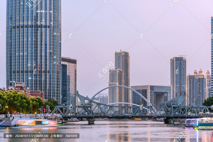 天津津湾广场的天津解放桥夜景