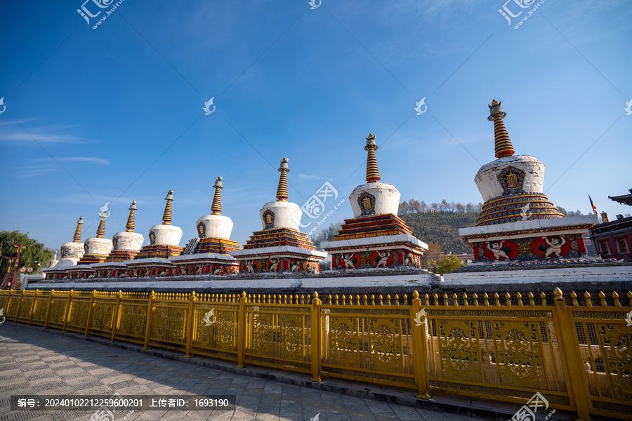 青海西宁塔尔寺建筑外景