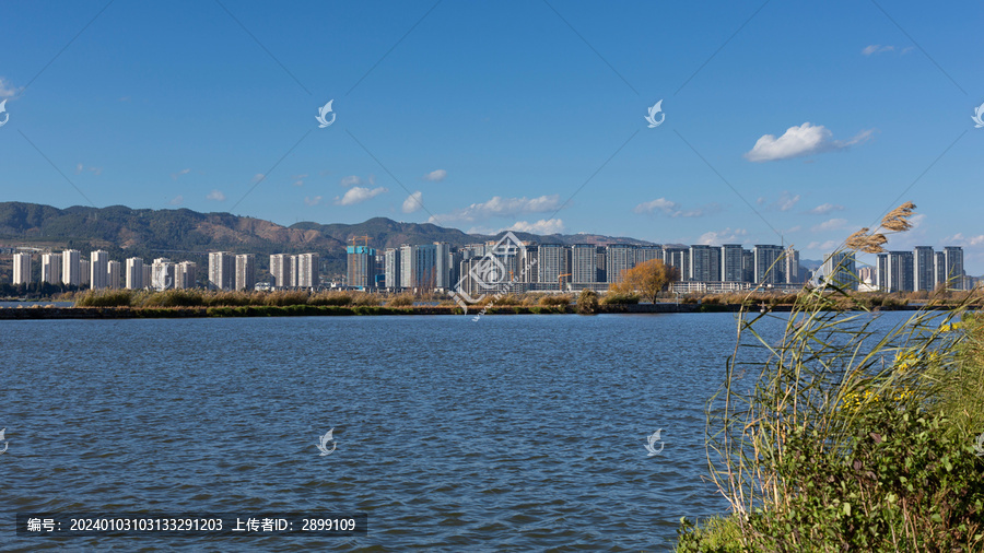 昆明蓝天白云滇池城市建筑