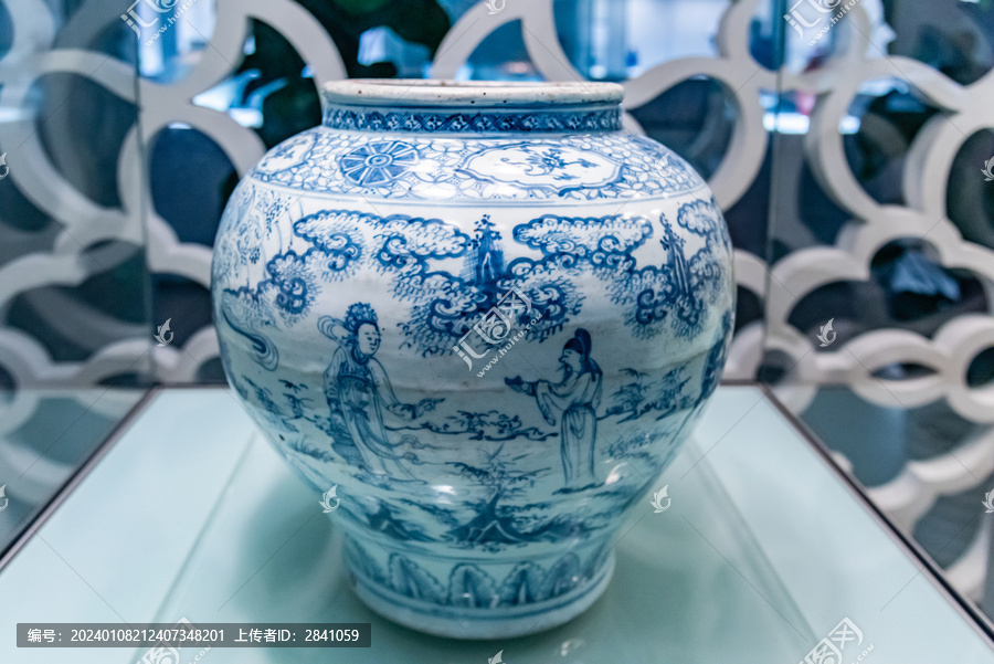 天津博物馆的明代青花人物图罐