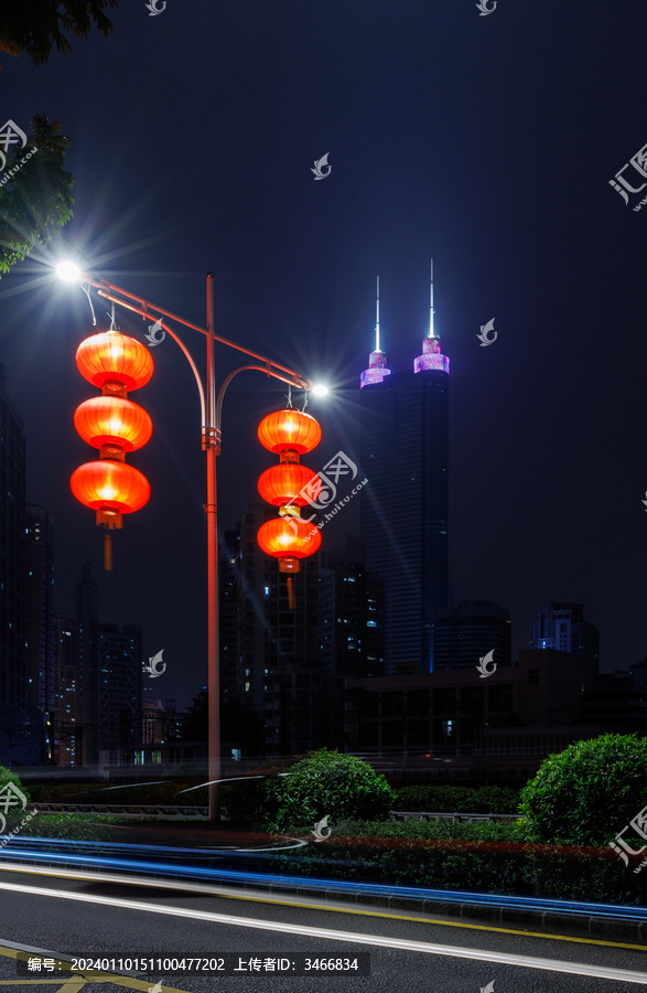 春节深圳街头悬挂的喜庆红灯笼