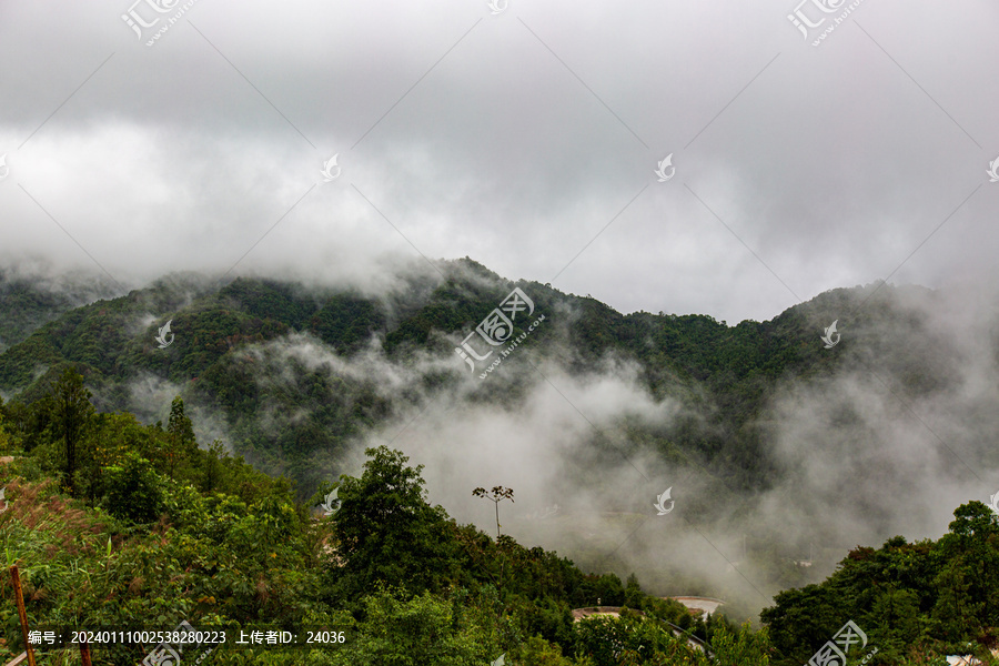 北帝山旅游风景区云雾缭绕