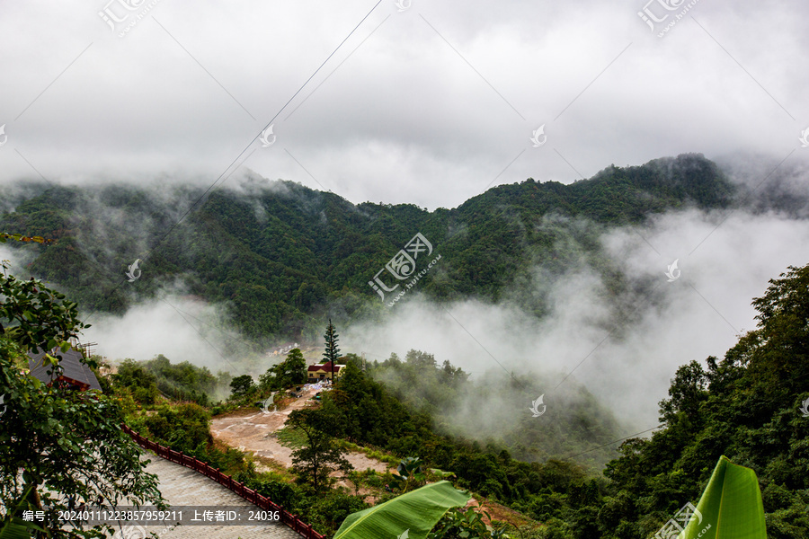 北帝山旅游风景区云雾缭绕