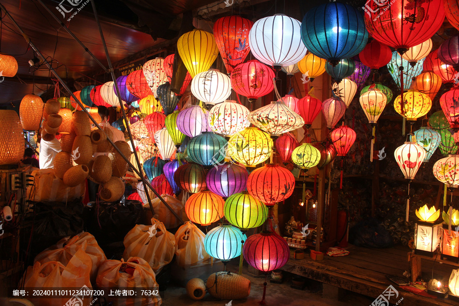 越南会安古镇夜市彩色灯笼